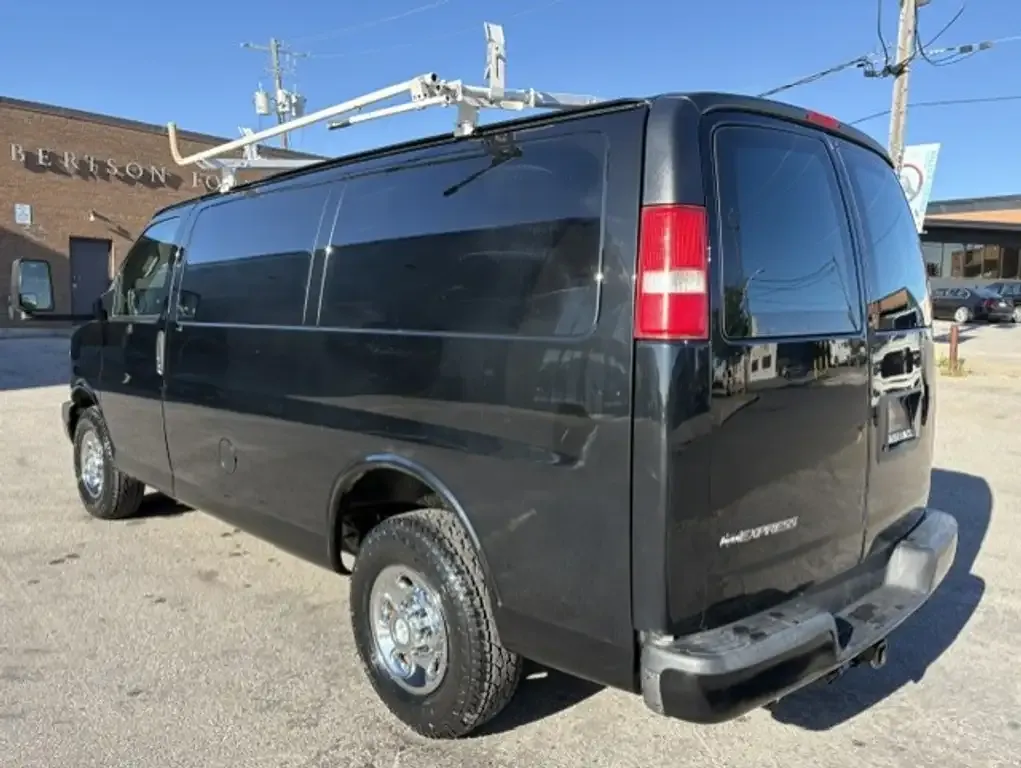 Chevrolet Express 2500 2017 photo 3