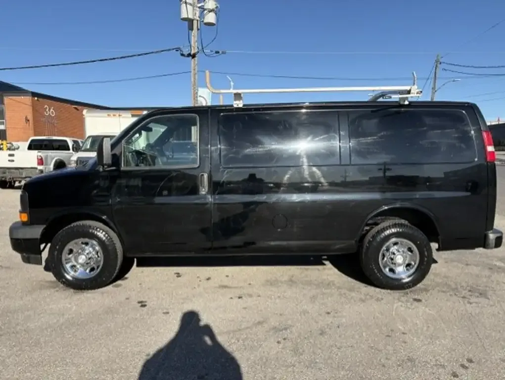 Chevrolet Express 2500 2017 photo 2
