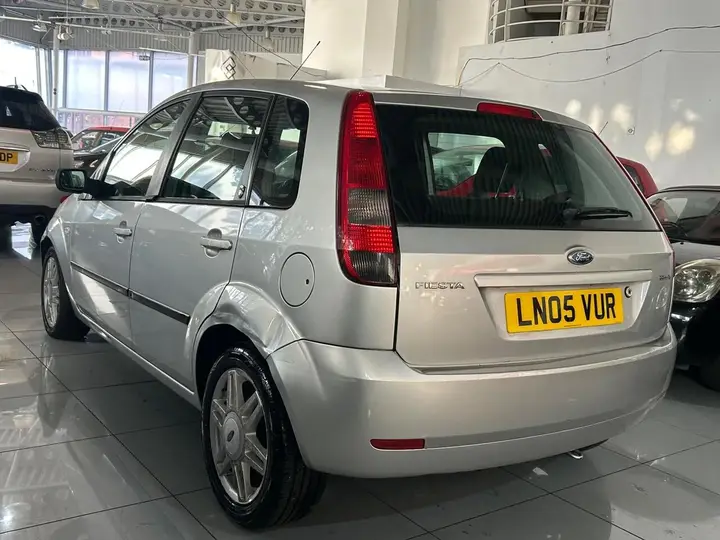 Ford Fiesta 2005 photo 5