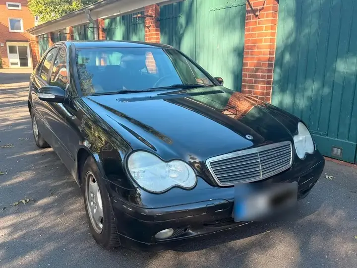Mercedes-Benz C180
