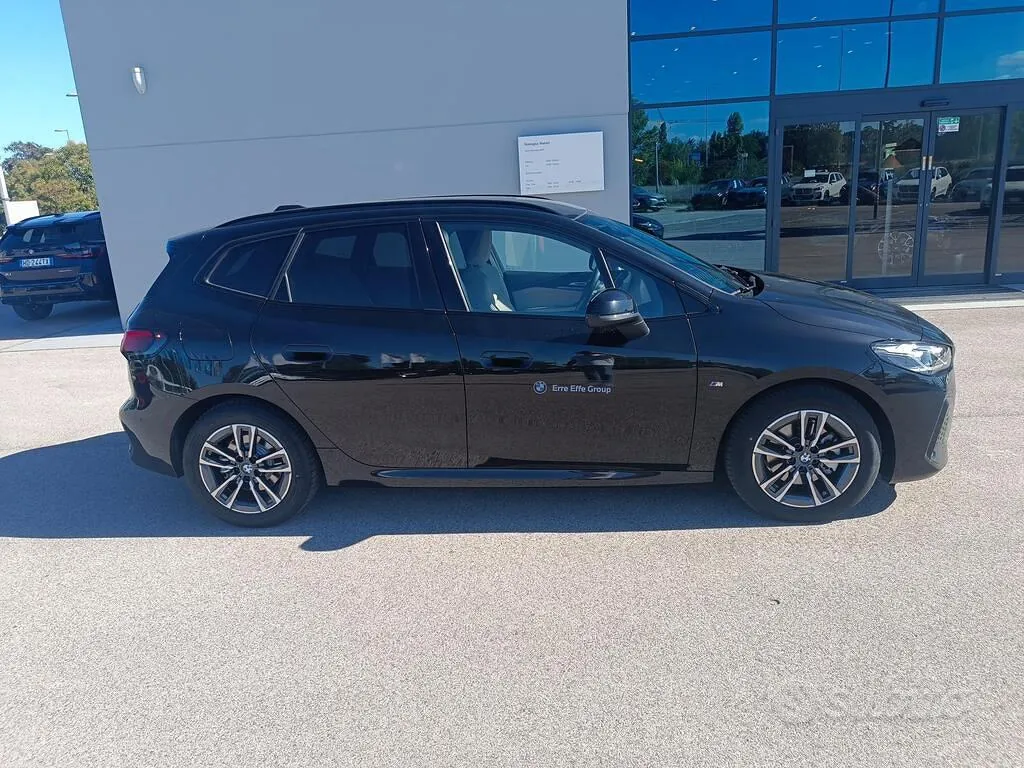 BMW 2 Series 2026 photo 4
