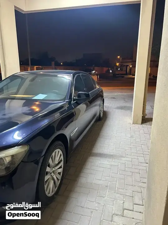 BMW 7 Series 2011 photo 2