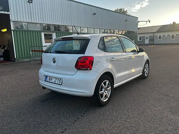 Volkswagen Polo 2010 photo 5
