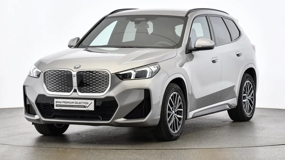 BMW Ix1 2025 photo 2