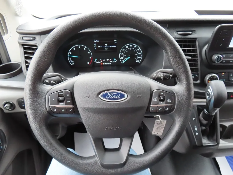 Ford Transit 2025 photo 4