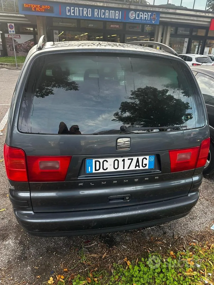 Seat Alhambra 2006 photo 2