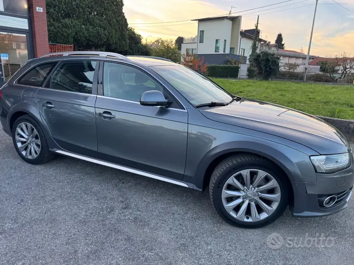 Audi A4 Allroad 2012 photo 4