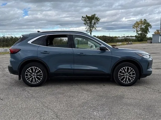 Ford Escape 2026 photo 3