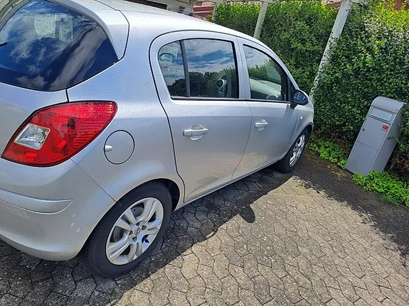 Opel Corsa 2009 photo 4