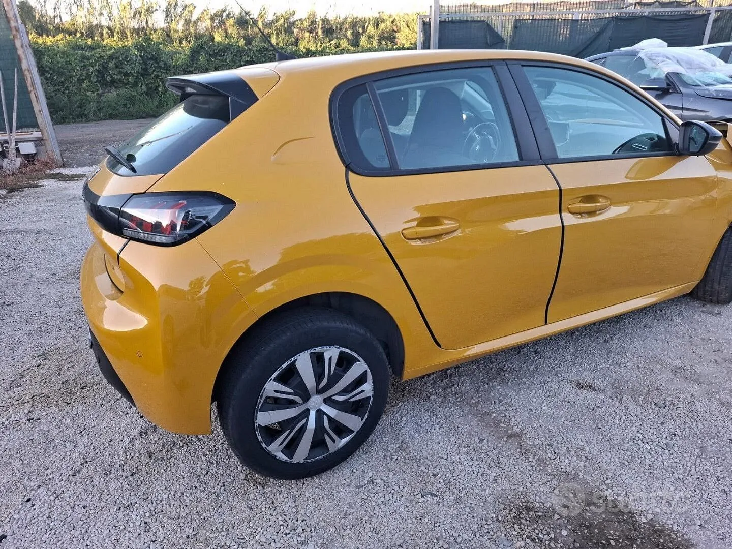 Peugeot 208 2023 photo 3