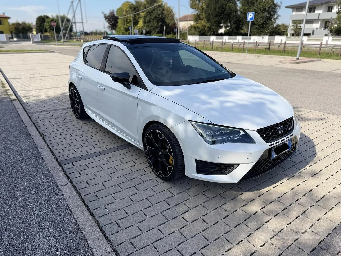 Seat Leon 2015 photo 2
