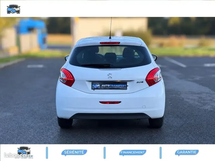 Peugeot 208 2012 photo 3
