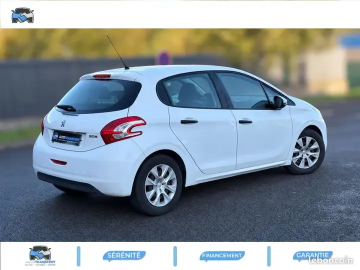 Peugeot 208 2012 photo 4