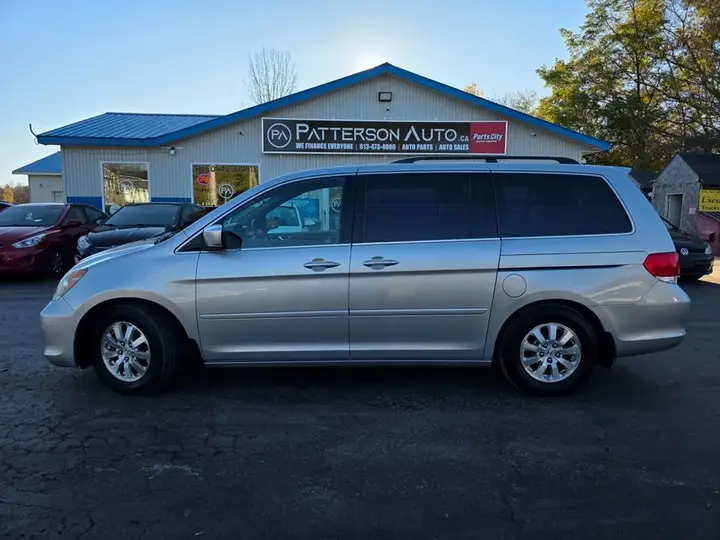 Honda Odyssey 2010 photo 2