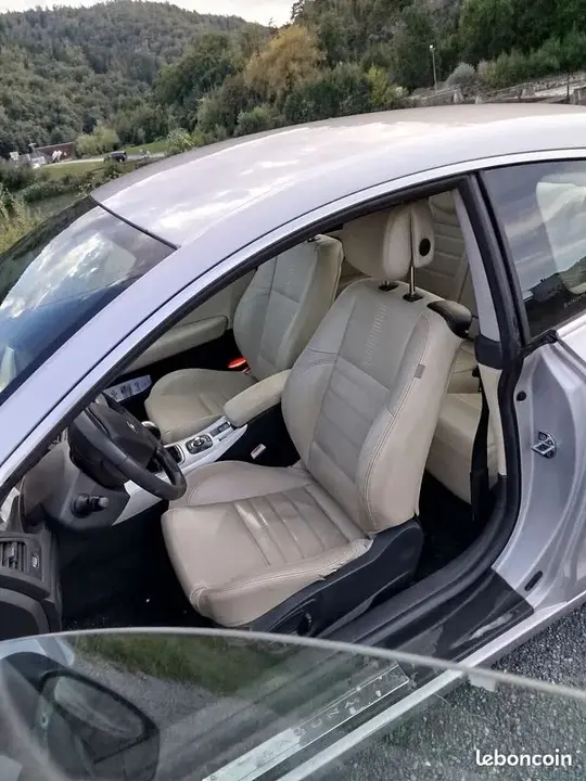 Renault Laguna 2009 photo 3