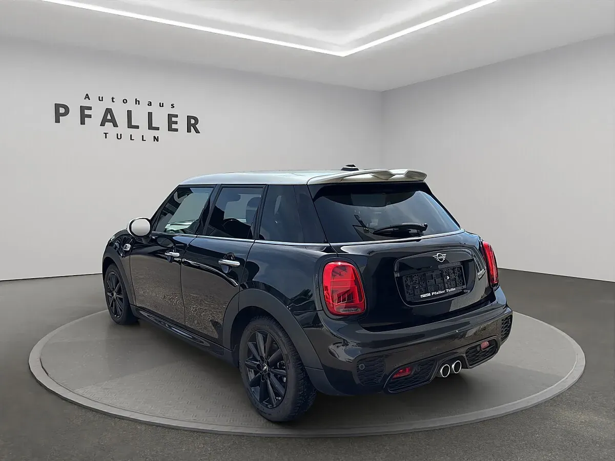 Mini Cooper S 2019 photo 2
