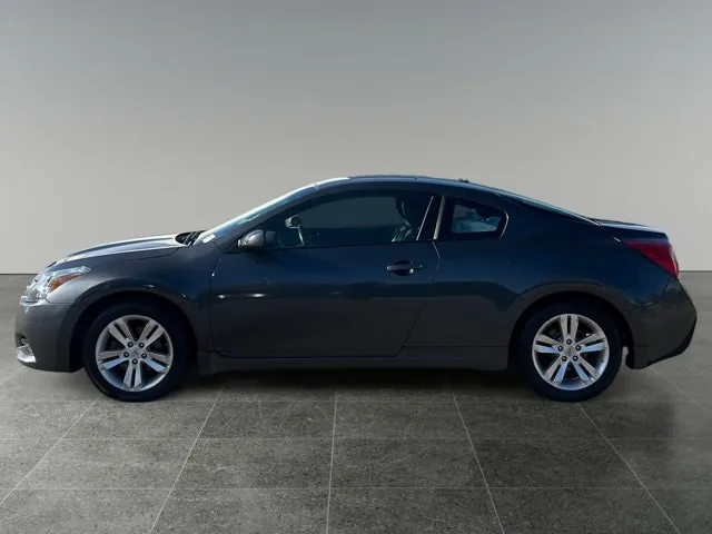 Nissan Altima 2010 photo 2