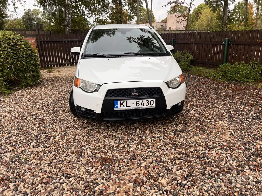 Mitsubishi Colt 2010 photo 5