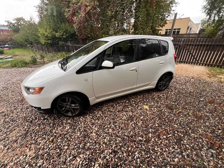 Mitsubishi Colt 2010 photo 4