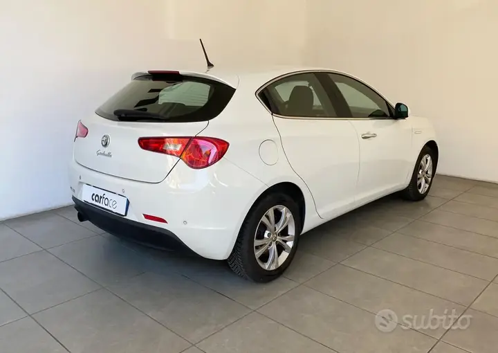 Alfa Romeo Giulietta 2012 photo 3