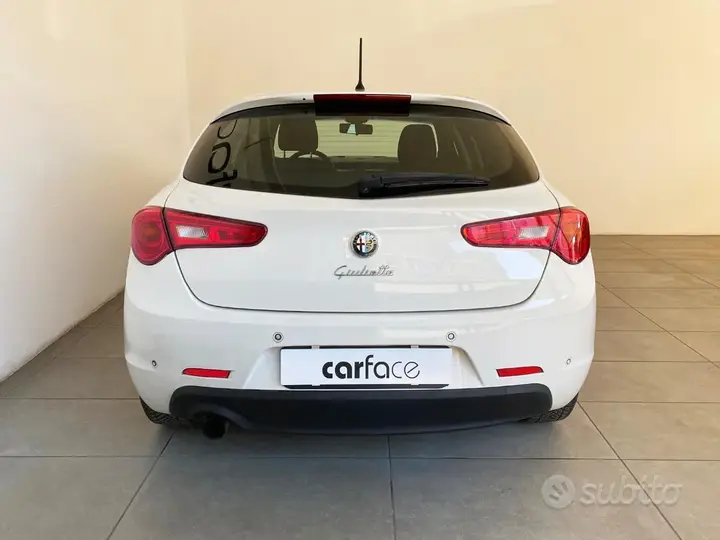 Alfa Romeo Giulietta 2012 photo 4