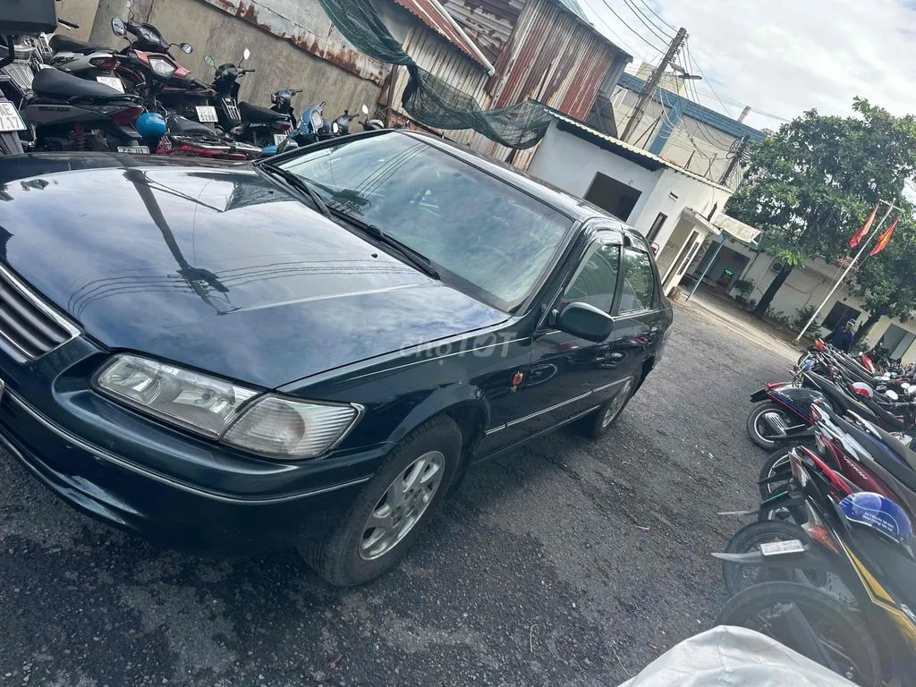 Toyota Camry 2000 photo 2