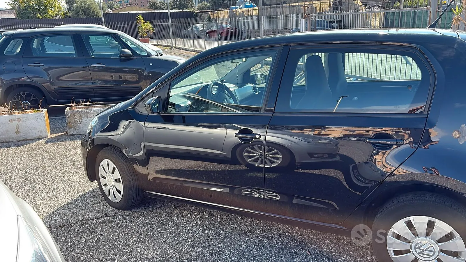 Volkswagen Up 2019 photo 2