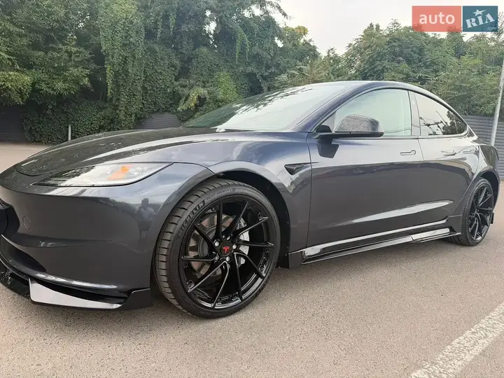 Tesla Model 3 2024 photo 5