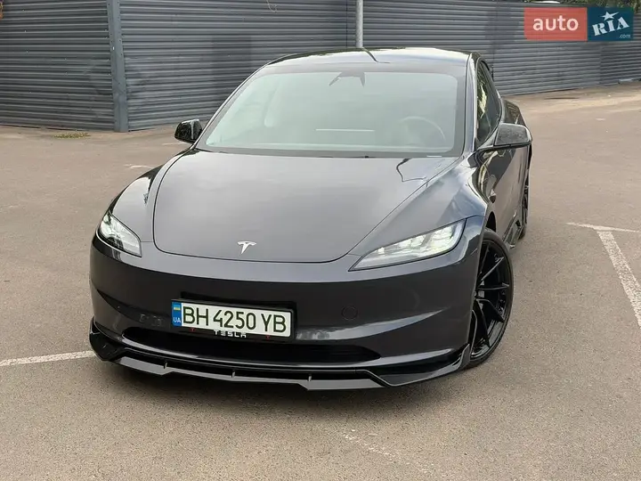 Tesla Model 3 2024 photo 2