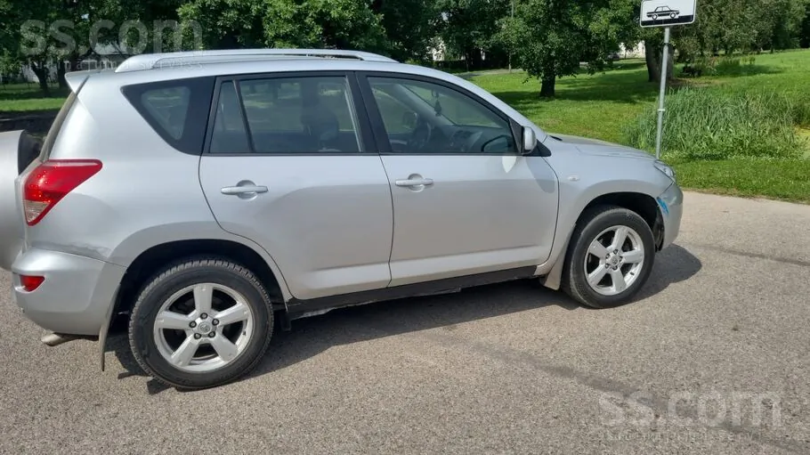 Toyota Rav4 2004 photo 5