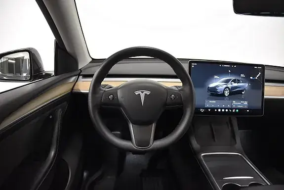Tesla Model Y 2022 photo 2