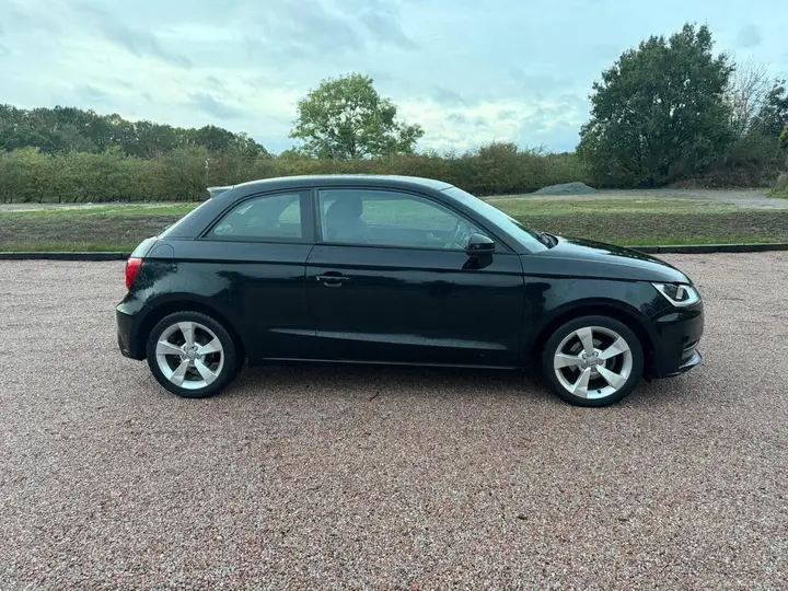 Audi A1 2017 photo 5