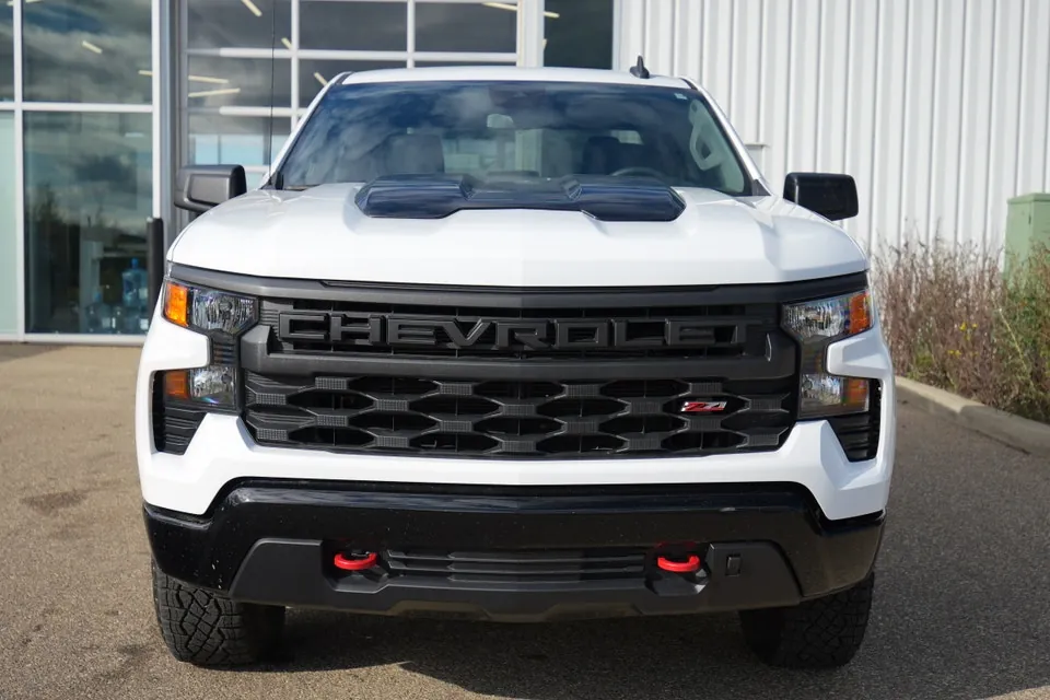 Chevrolet Silverado 1500 2025 photo 2