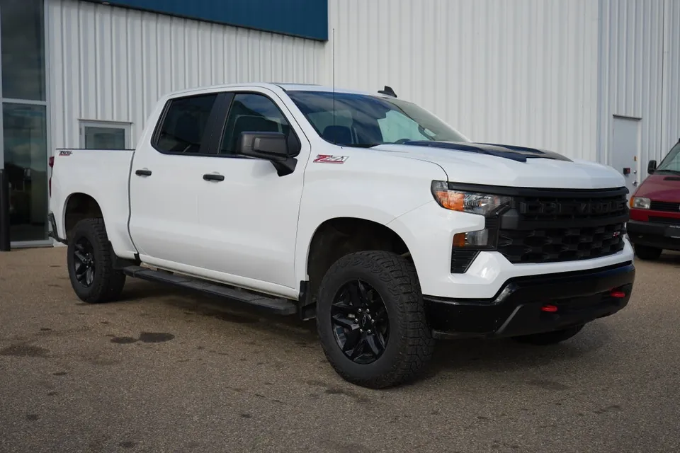 Chevrolet Silverado 1500 2025 photo 3