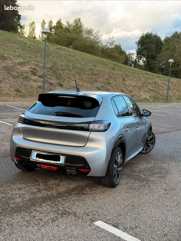 Peugeot 208 2021 photo 2