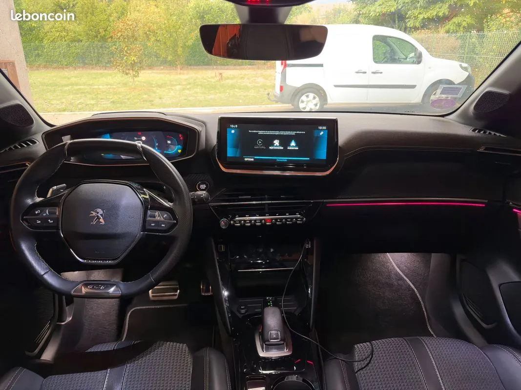 Peugeot 208 2021 photo 3