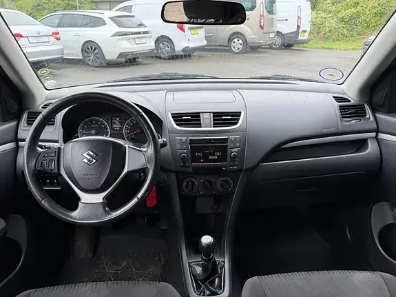 Suzuki Swift 2011 photo 5