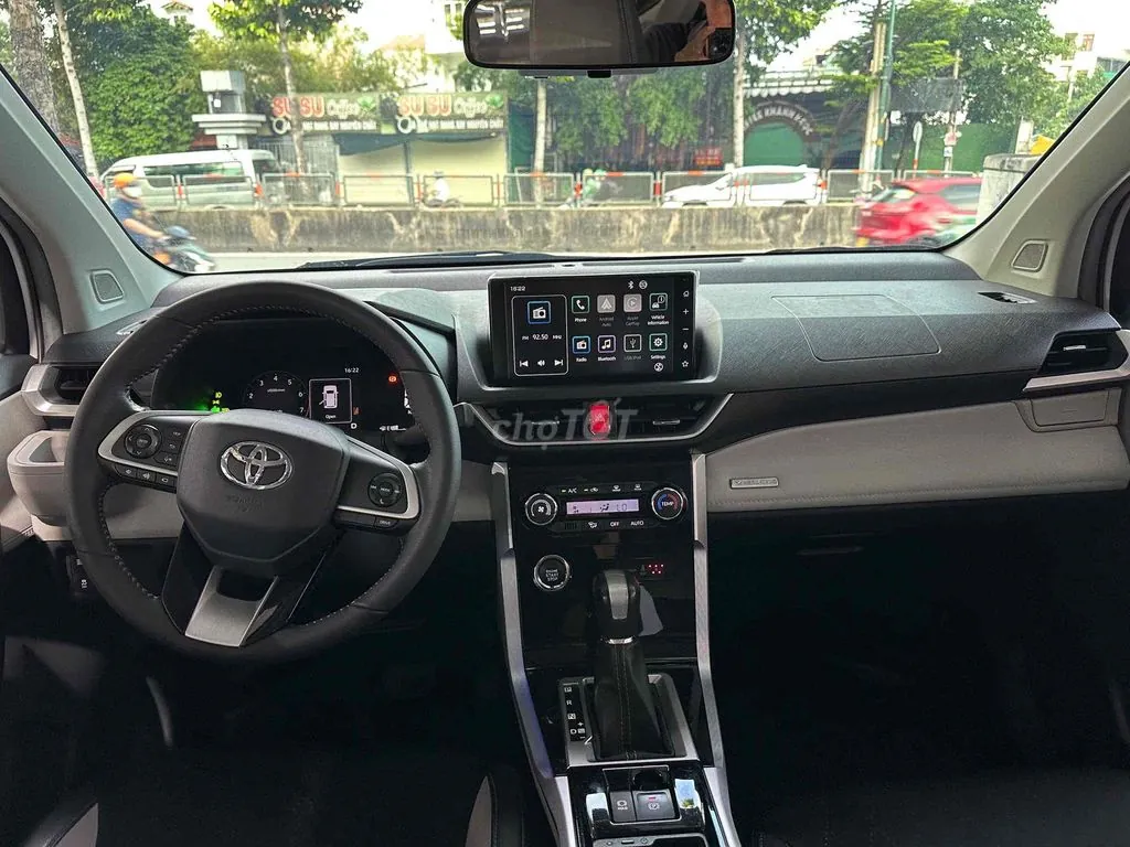 Toyota Veloz Cross 2024 photo 3