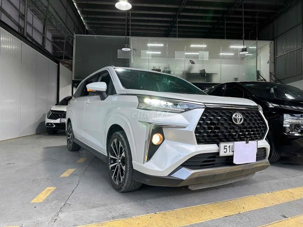 Toyota Veloz Cross