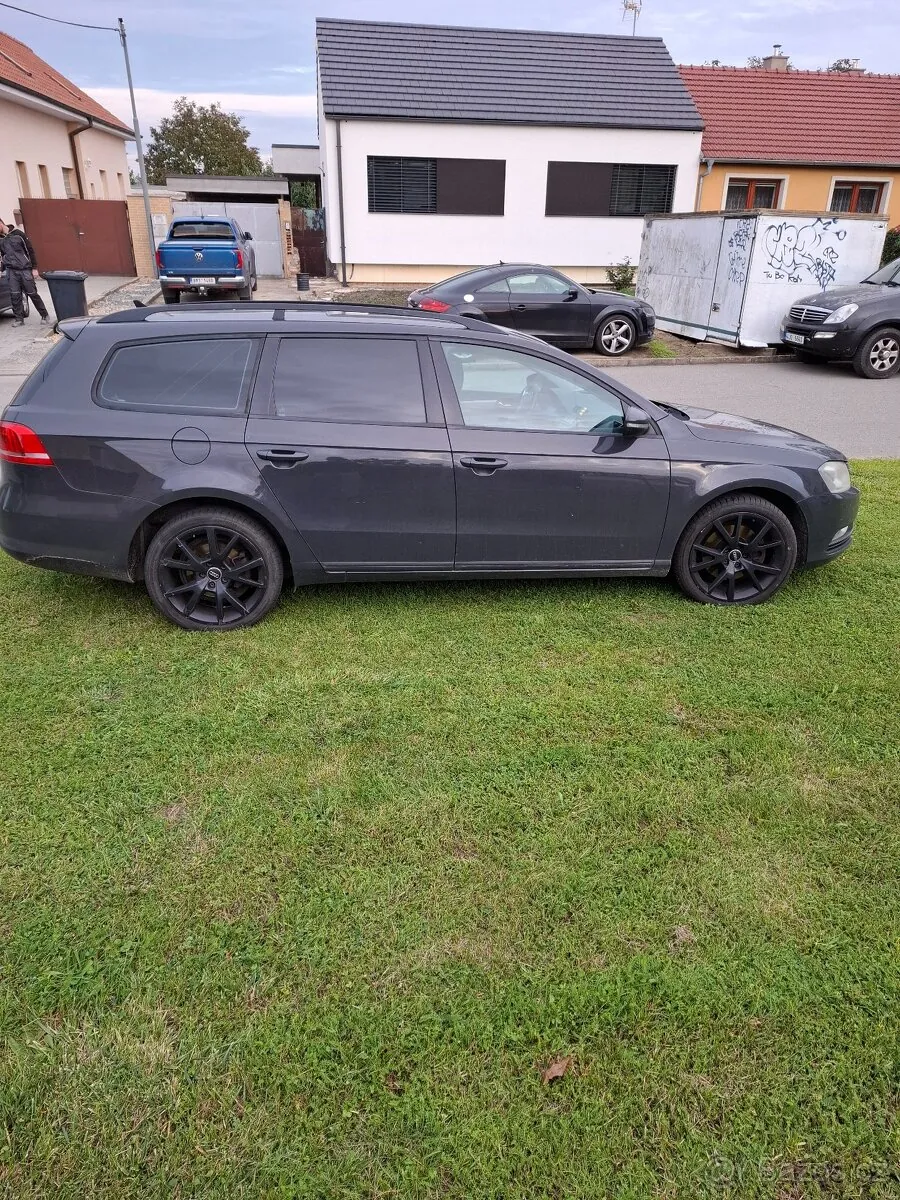 Volkswagen Passat 2011 photo 5