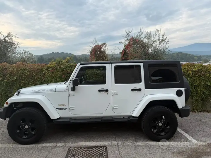 Jeep Wrangler Unlimited 2015 photo 2