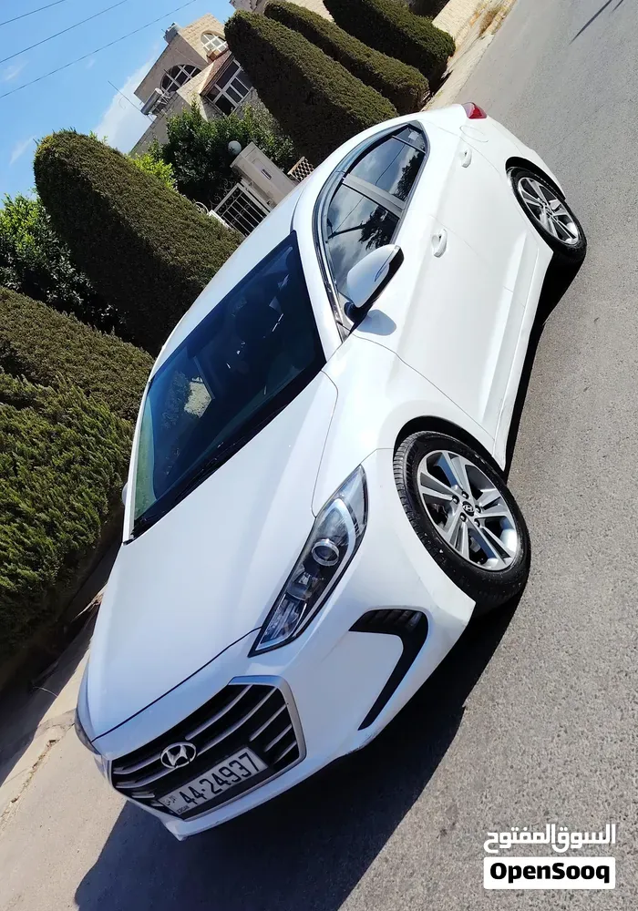 Hyundai Avante 2017 photo 2