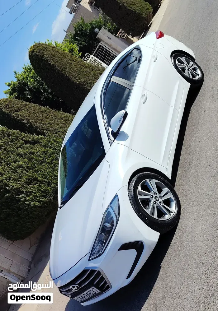 Hyundai Avante 2017 photo 3