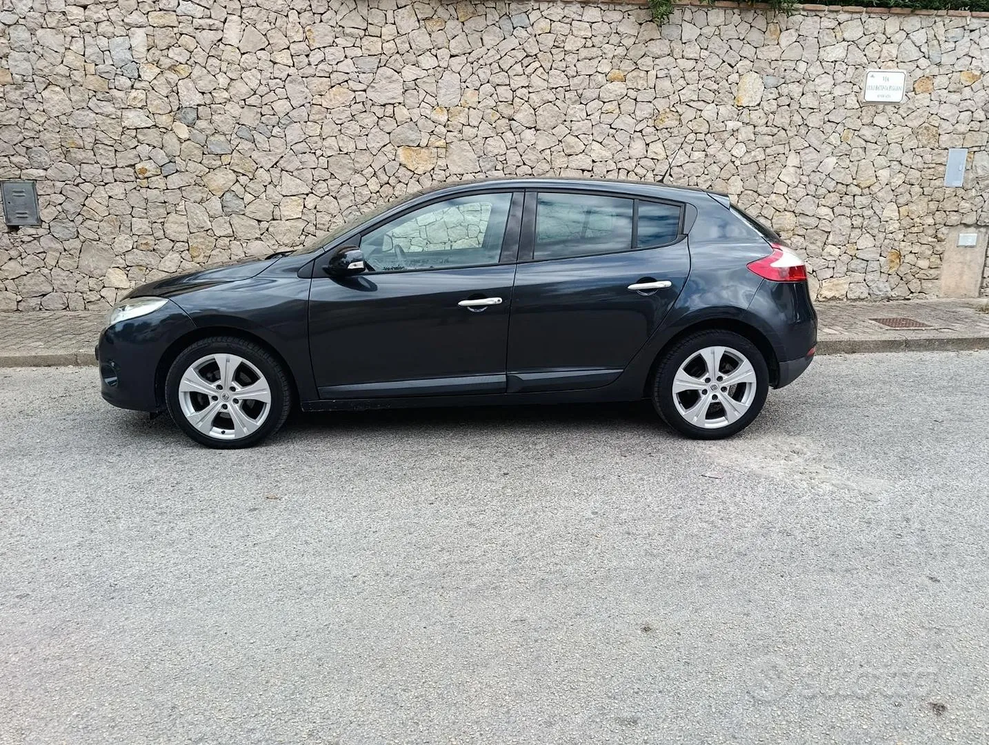 Renault Megane 2010 photo 2