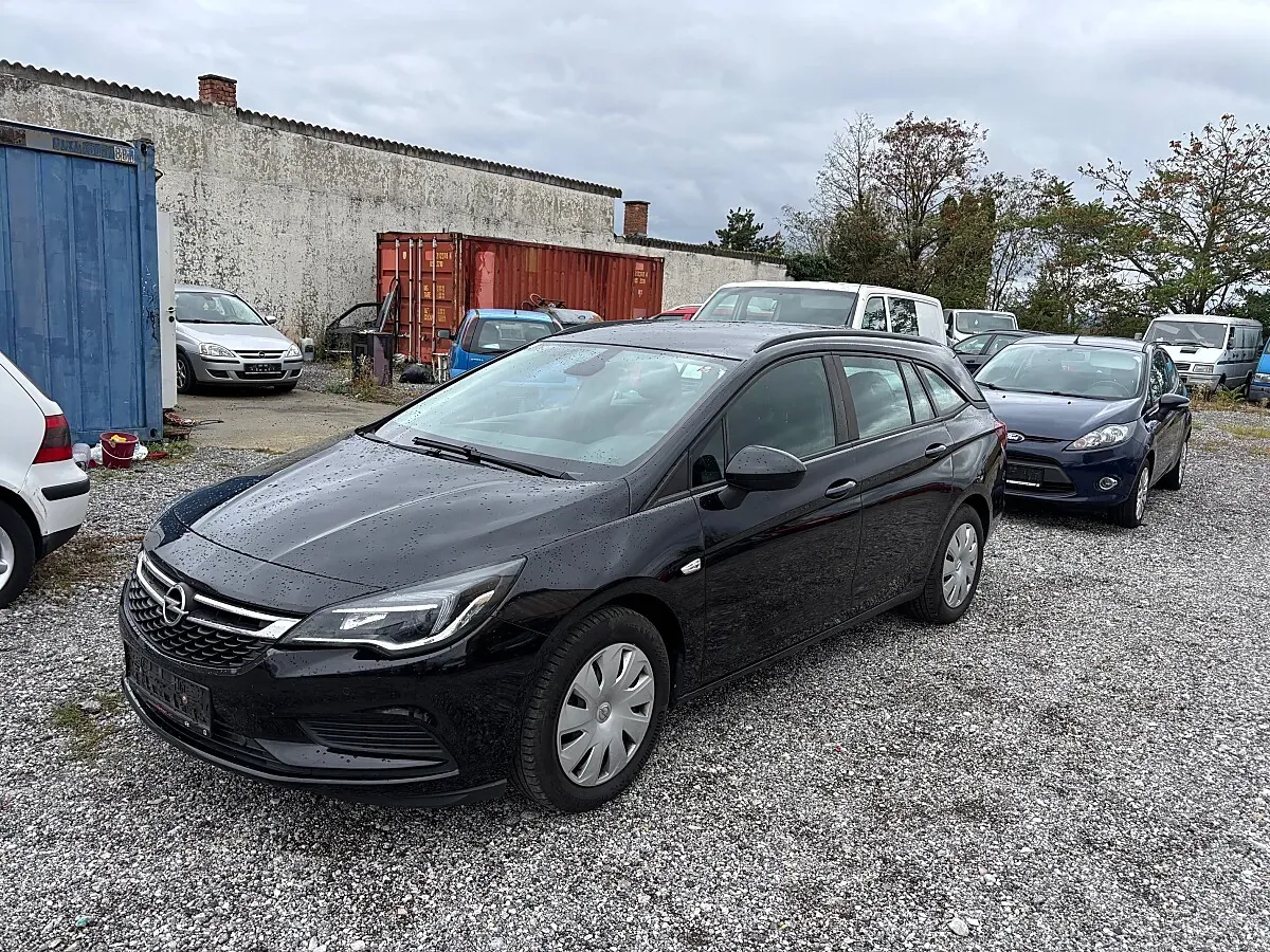 Opel Astra 2019 photo 2