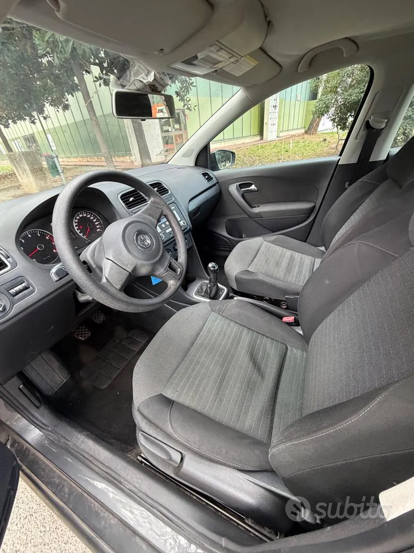 Volkswagen Polo 2010 photo 5