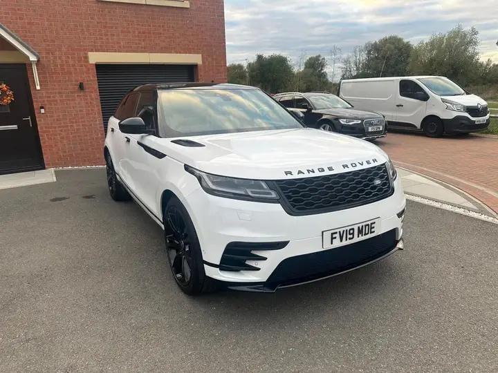Land Rover Range Rover Velar 2019 photo 3