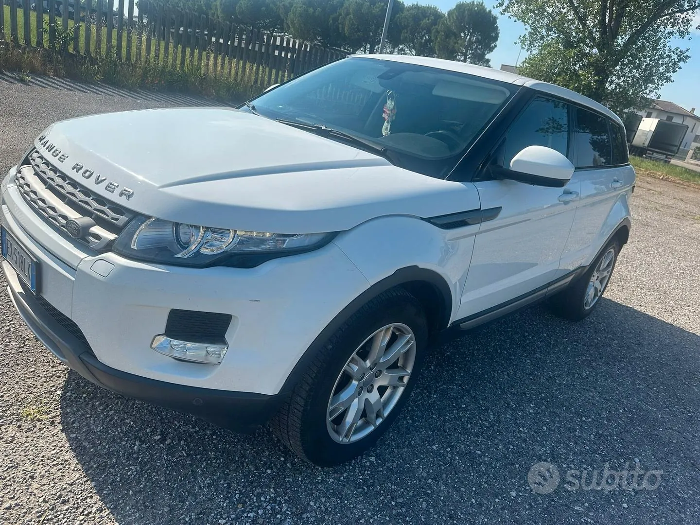 Land Rover Range Rover Evoque 2014 photo 2