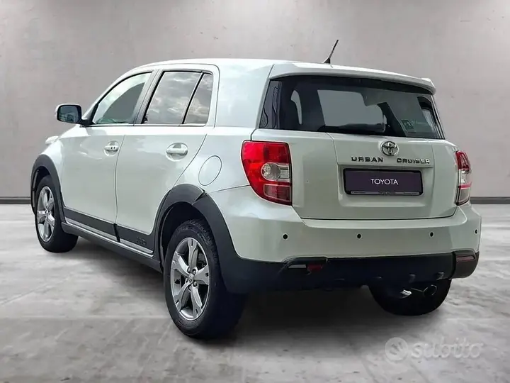 Toyota Urban Cruiser 2010 photo 2