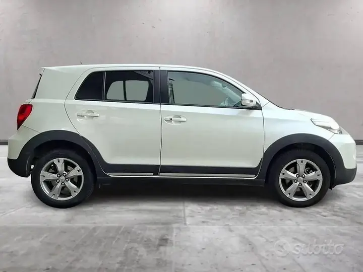Toyota Urban Cruiser 2010 photo 3